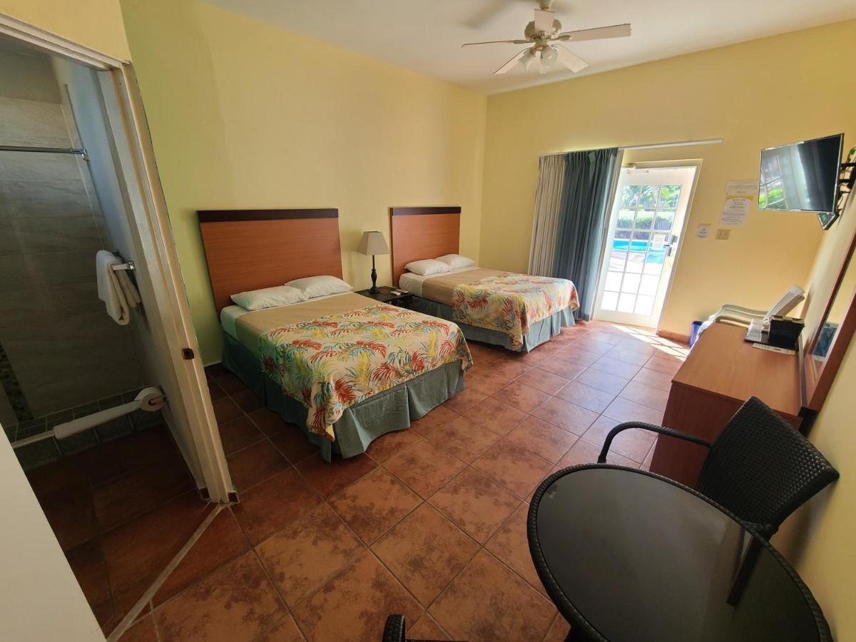 Hotel Lucia Beach Ябукоа Экстерьер фото