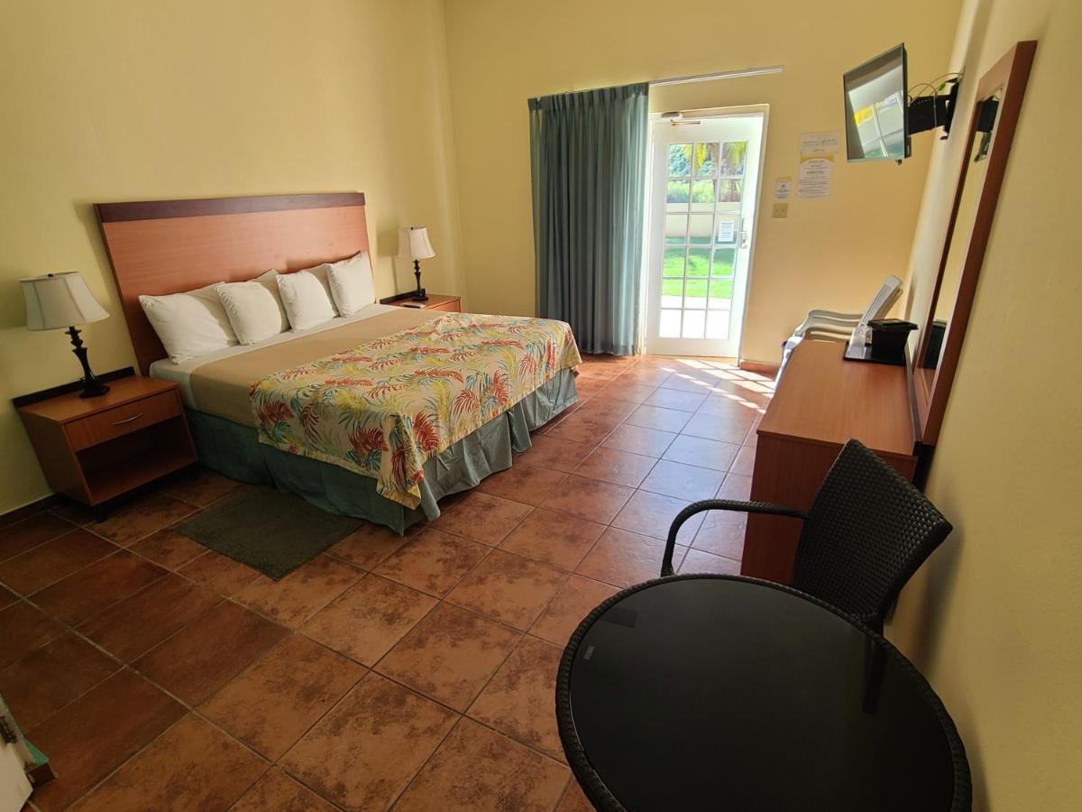 Hotel Lucia Beach Ябукоа Экстерьер фото